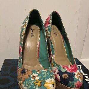 Flower wedges